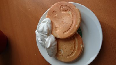 朝ごはん　白髪のおじさんパンケーキ